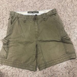 Cabela’s olive green cargo shorts size 38